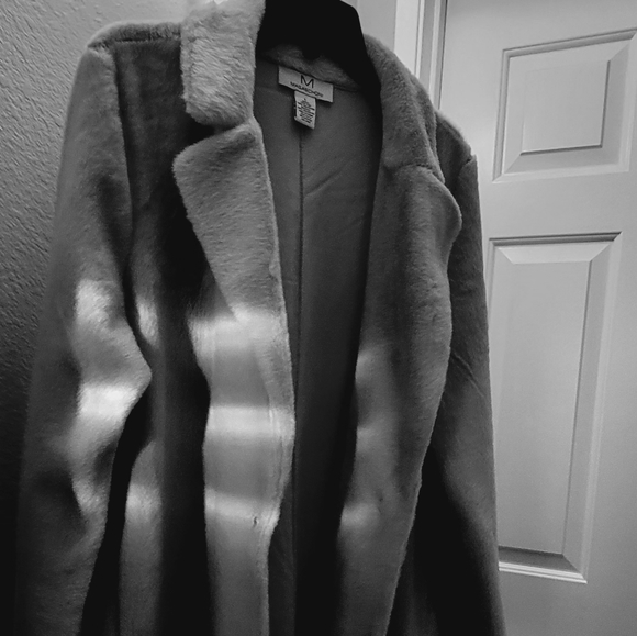 Magashoni Faux fur Coat - Picture 1 of 17